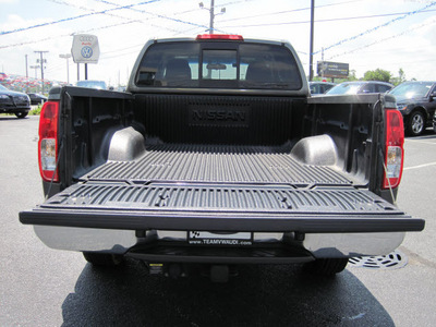 nissan frontier 2008 gray se v6 gasoline 6 cylinders 4 wheel drive 5 speed automatic 46410