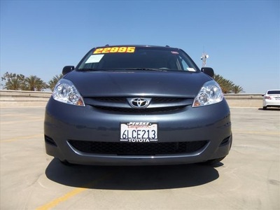 toyota sienna 2010 gray van le 8 passenger gasoline 6 cylinders front wheel drive automatic 90241