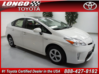 toyota prius 2012 white hatchback four hybrid 4 cylinders front wheel drive automatic 91731