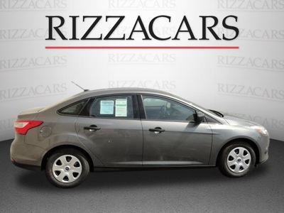ford focus 2012 gray sedan s flex fuel 4 cylinders front wheel drive automatic with overdrive 60546