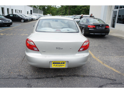 kia rio 2001 silver sedan 4 cylinders automatic with overdrive 07724