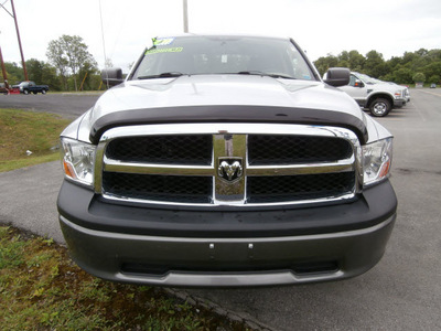 dodge ram 1500 2009 silver 8 cylinders automatic 13502