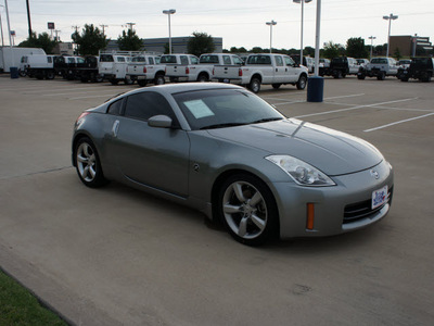 nissan 350z 2006 gray coupe gasoline 6 cylinders rear wheel drive automatic 76108