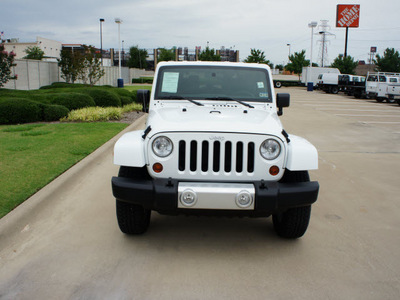 jeep wrangler 2012 white suv sahara 6 cylinders automatic 76108