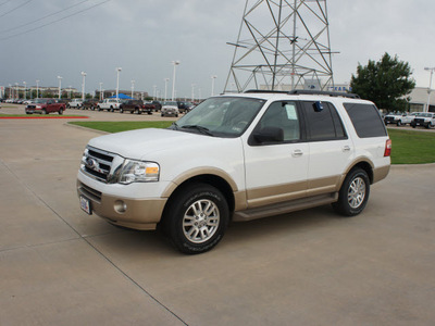 ford expedition 2012 white suv xlt 8 cylinders automatic 76108