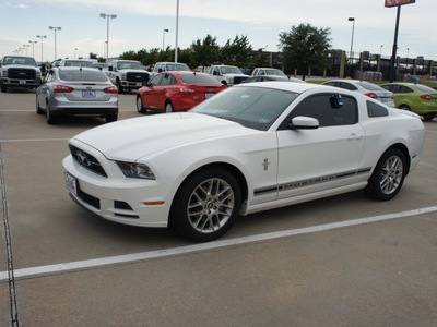 ford mustang 2013 white coupe v6 premium 6 cylinders automatic 76108