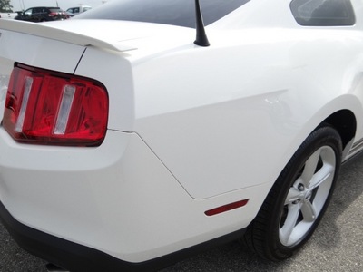 ford mustang 2012 white coupe v6 gasoline 6 cylinders rear wheel drive automatic 77388