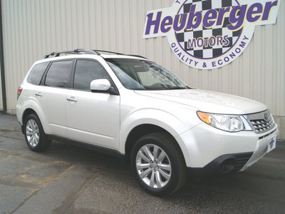 subaru forester 2012 satin white wagon 2 5x premium gasoline 4 cylinders all whee drive 5 speed manual 80905