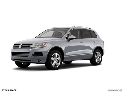 volkswagen touareg 2012 silver suv tdi sport diesel 6 cylinders all whee drive automatic 56001