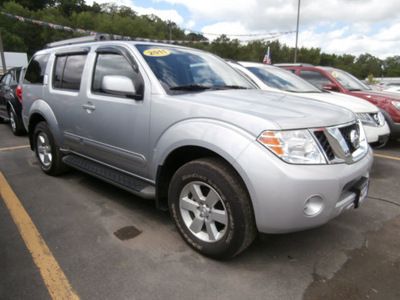 nissan pathfinder 2011 silver suv gasoline 6 cylinders 4 wheel drive automatic 13502