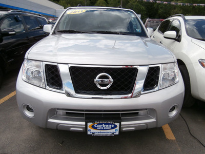 nissan pathfinder 2011 silver suv gasoline 6 cylinders 4 wheel drive automatic 13502