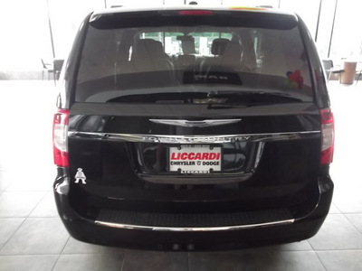 chrysler town and country 2011 black van touring l flex fuel 6 cylinders front wheel drive automatic 08812