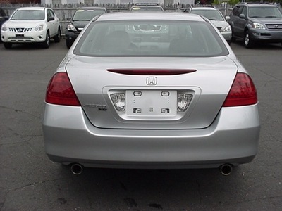 honda accord 2007 silver sedan special edition v 6 gasoline 6 cylinders front wheel drive automatic 06019