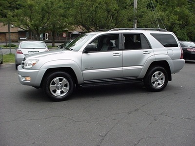 toyota 4runner 2005 gray suv sr5 gasoline 6 cylinders 4 wheel drive automatic 06019