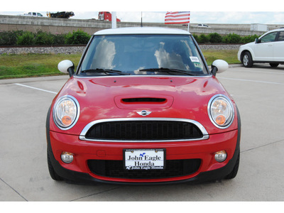 mini cooper 2009 red hatchback s gasoline 4 cylinders front wheel drive autostick 77065