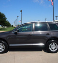 volkswagen touareg 2 2009 gray suv vr6 fsi gasoline 6 cylinders all whee drive automatic 76018