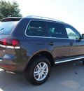 volkswagen touareg 2 2009 gray suv vr6 fsi gasoline 6 cylinders all whee drive automatic 76018