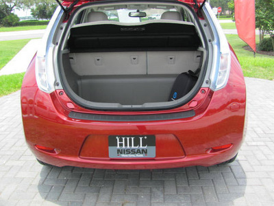 nissan leaf 2012 red hatchback sl l electric front wheel drive automatic 33884