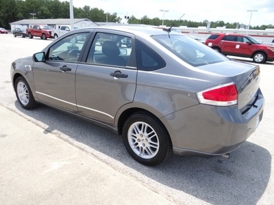 ford focus 2010 dk  gray sedan se gasoline 4 cylinders front wheel drive automatic 77388