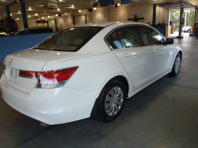 honda accord 2012 white sedan lx gasoline 4 cylinders front wheel drive automatic 28557