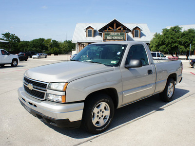 chevrolet silverado 1500 classic 2007 silver pickup truck lt gasoline 8 cylinders rear wheel drive automatic 76087