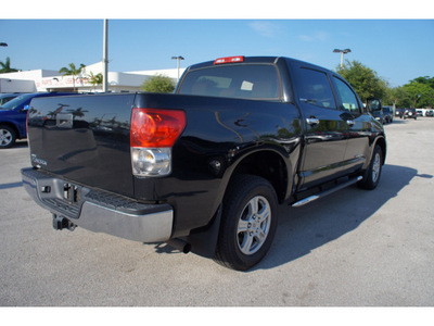 toyota tundra 2007 black limited gasoline 8 cylinders 2 wheel drive automatic 33157