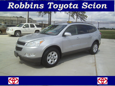 chevrolet traverse 2009 silver suv ls gasoline 6 cylinders front wheel drive automatic 75503