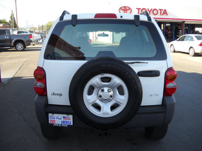 jeep liberty 2003 white suv sport gasoline 6 cylinders rear wheel drive automatic 79925