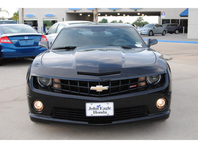 chevrolet camaro 2011 black coupe ss gasoline 8 cylinders rear wheel drive autostick 77065