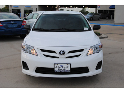 toyota corolla 2011 white sedan gasoline 4 cylinders front wheel drive 5 speed manual 77065