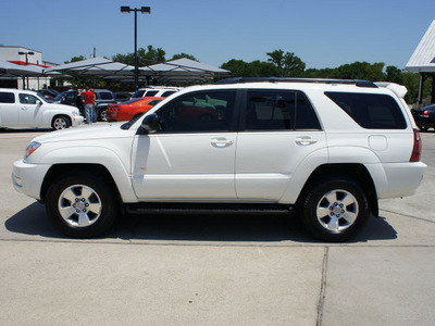 toyota 4runner 2005 white suv sr5 gasoline 6 cylinders rear wheel drive automatic 76087
