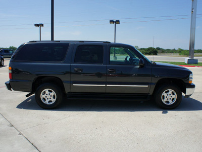 chevrolet suburban 2004 gray suv ls flex fuel 8 cylinders rear wheel drive automatic 76087