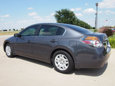 nissan altima 2010 dk  gray sedan 2 5 s gasoline 4 cylinders front wheel drive automatic 76018