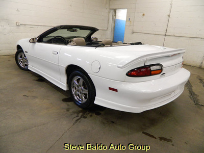 chevrolet camaro 2000 white z28 gasoline v8 rear wheel drive automatic 14304