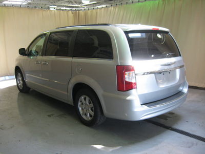 chrysler town and country 2012 silver van touring flex fuel 6 cylinders front wheel drive automatic 44883