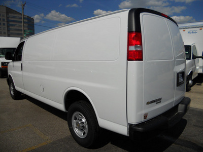 chevrolet express cargo 2012 white van 2500 flex fuel 8 cylinders rear wheel drive automatic 60007