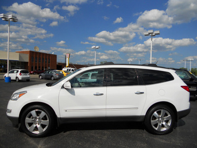chevrolet traverse 2009 white suv ltz gasoline 6 cylinders all whee drive automatic 60007