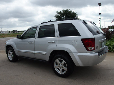 jeep grand cherokee 2005 silver suv limited gasoline 8 cylinders rear wheel drive automatic 76018