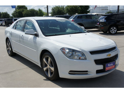 chevrolet malibu 2011 white sedan lt gasoline 4 cylinders front wheel drive 6 speed automatic 77090