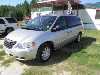 chrysler town country 2007 silver van touring ed gasoline 6 cylinders front wheel drive automatic 32447
