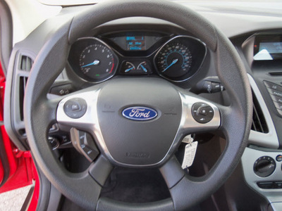 ford focus 2012 red hatchback se flex fuel 4 cylinders front wheel drive automatic 37087