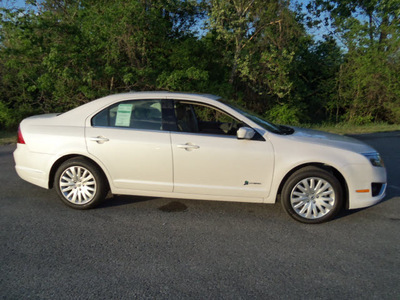 ford fusion hybrid 2012 white sedan hybrid 4 cylinders front wheel drive automatic 37087