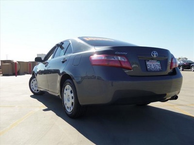 toyota camry 2007 dk  gray sedan le gasoline 4 cylinders front wheel drive automatic 90241