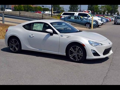 scion fr s 2013 white coupe 2013 scion fr s a6 2dr cpe gasoline 4 cylinders rear wheel drive 6 speed automatic 46219