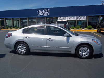 nissan altima 2011 silver sedan 2 5 gasoline 4 cylinders front wheel drive not specified 37087