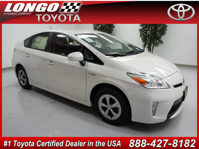 toyota prius 2012 white hatchback four hybrid 4 cylinders front wheel drive automatic 91731