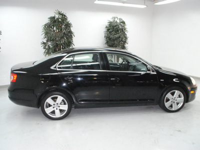 volkswagen jetta 2007 black sedan wolfsburg edition pzev gasoline 5 cylinders front wheel drive automatic 91731