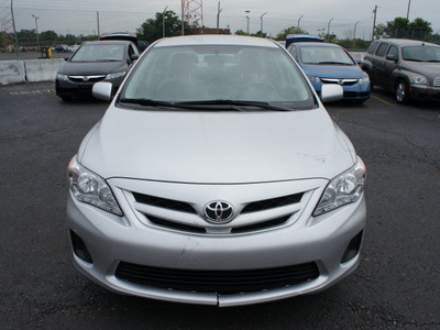 toyota corolla 2011 silver sedan gasoline 4 cylinders front wheel drive automatic 19153