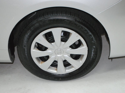 toyota corolla 2011 silver sedan le gasoline 4 cylinders front wheel drive automatic 91731