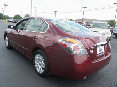 nissan altima 2011 dk  red sedan 2 5 s gasoline 4 cylinders front wheel drive automatic 37087